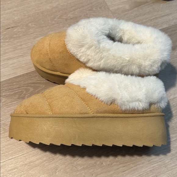 Winter Solstice Fur Trim Booties NEW 🏷️ - Picture 8 of 8